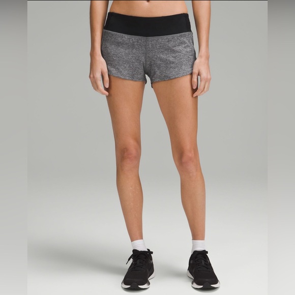 Lululemon Speed up low-rise lined 2.5” shorts - Picture 1 of 4